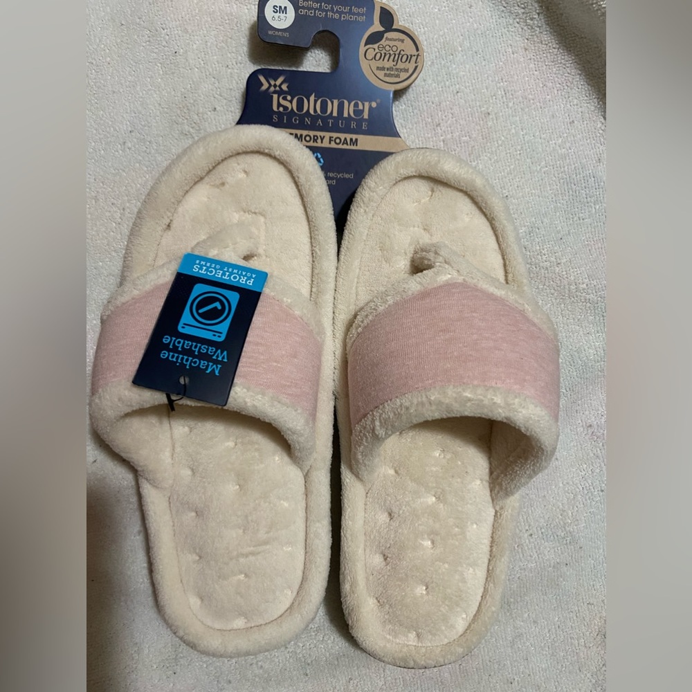 Isotoner Women's slippers